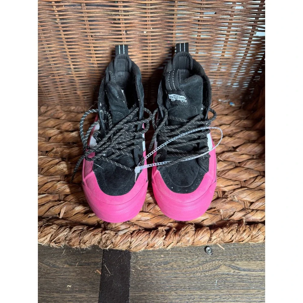 Vans‎ Sk8-Hi MTE-1 Kids Cold Weather Boots Black Pink Waterproof Suede Sneakers
